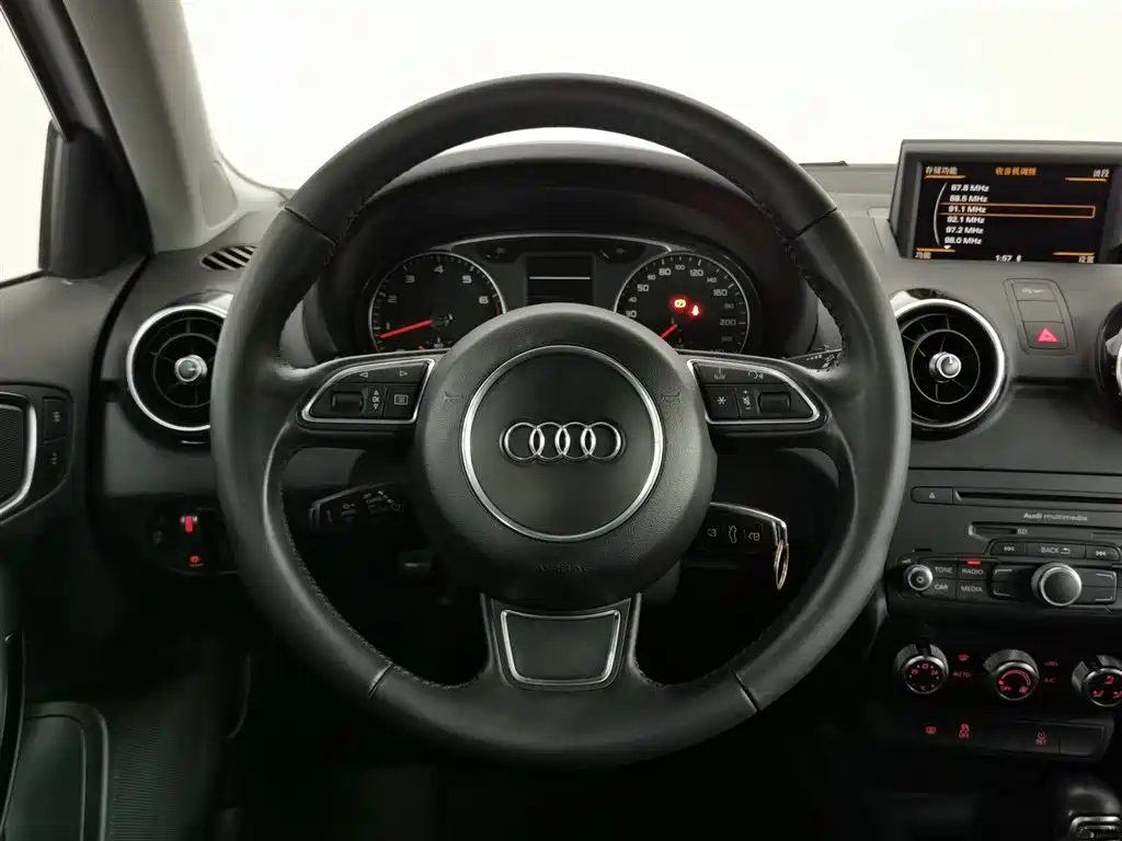 Audi A1 2014 30 TFSI Sportback Comfort фото 11