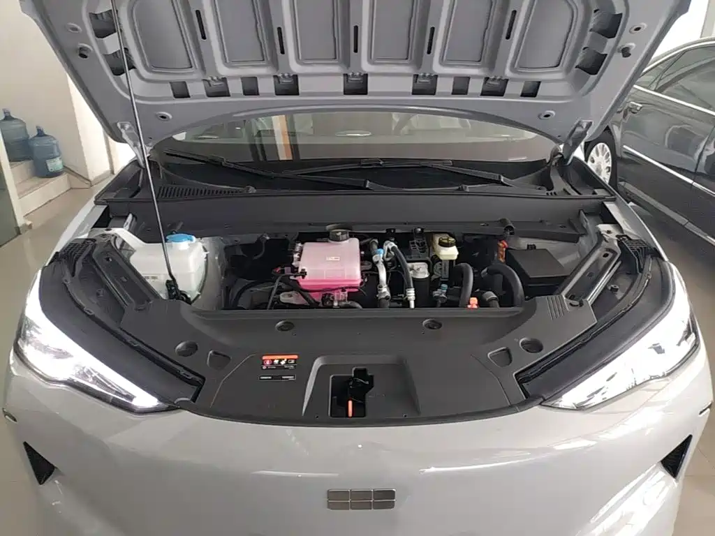 Фото 20 - Geely Galaxy Galaxy E5