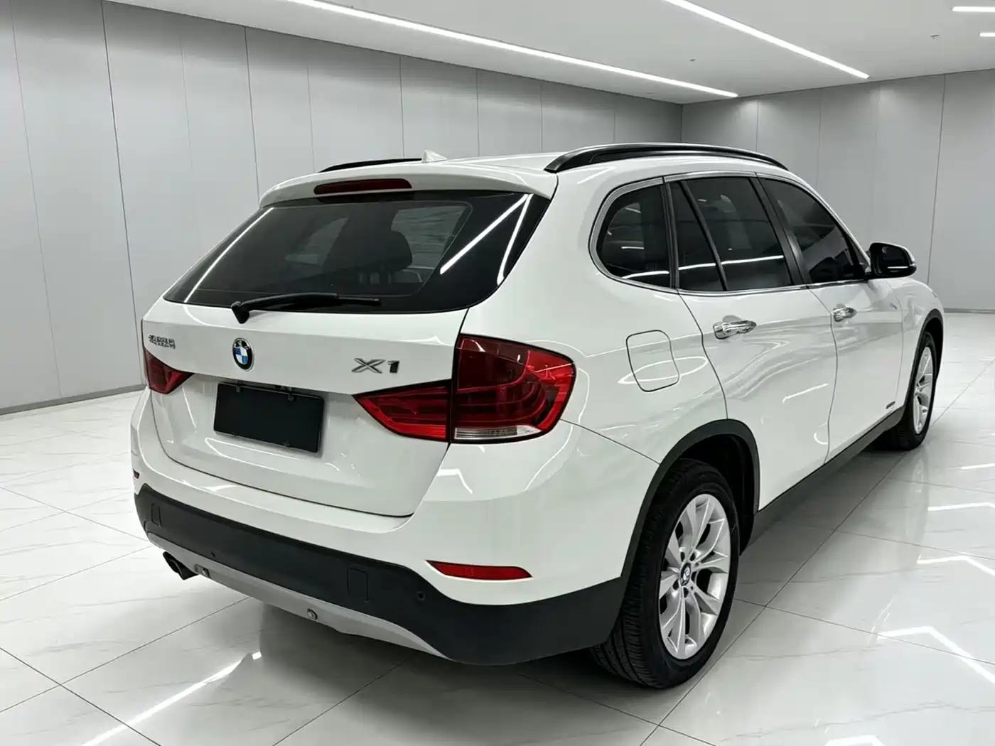 BMW X1 2014 sDrive18i Fashion Edition фото 9