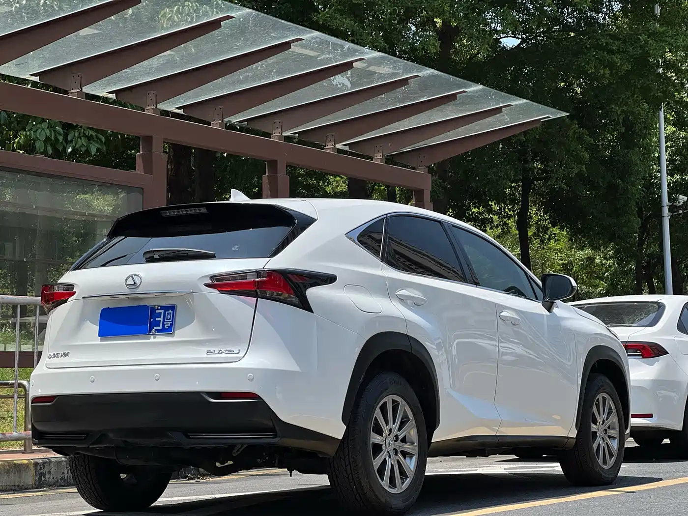 Lexus NX 2015 200 FWD Premium фото 23