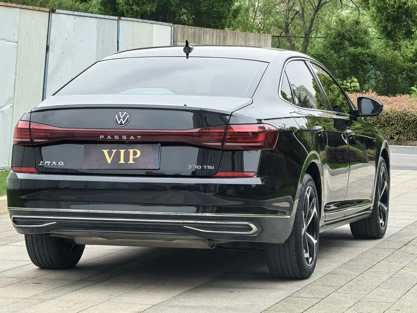 Volkswagen Passat 2023 330TSI Starlight Premium Edition фото 6