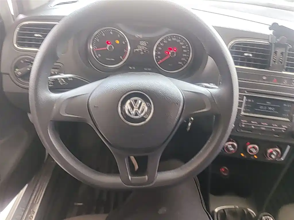 Volkswagen Polo 2014 1.6L Manual Comfort Edition фото 11