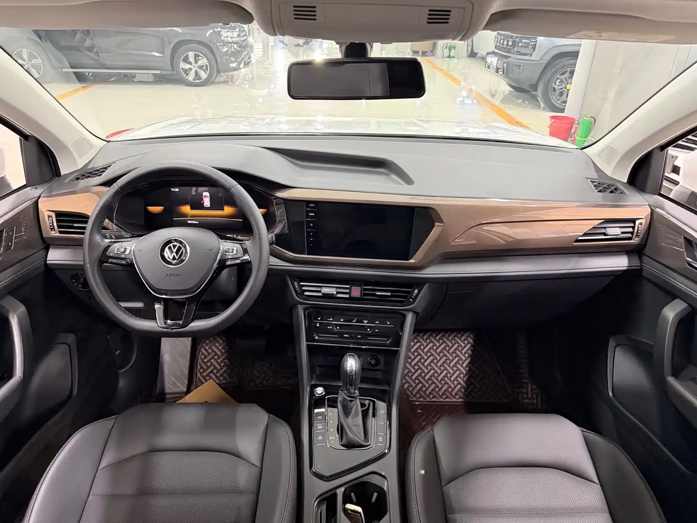Volkswagen Tharu 2022 280TSI FWD Luxury Edition фото 7