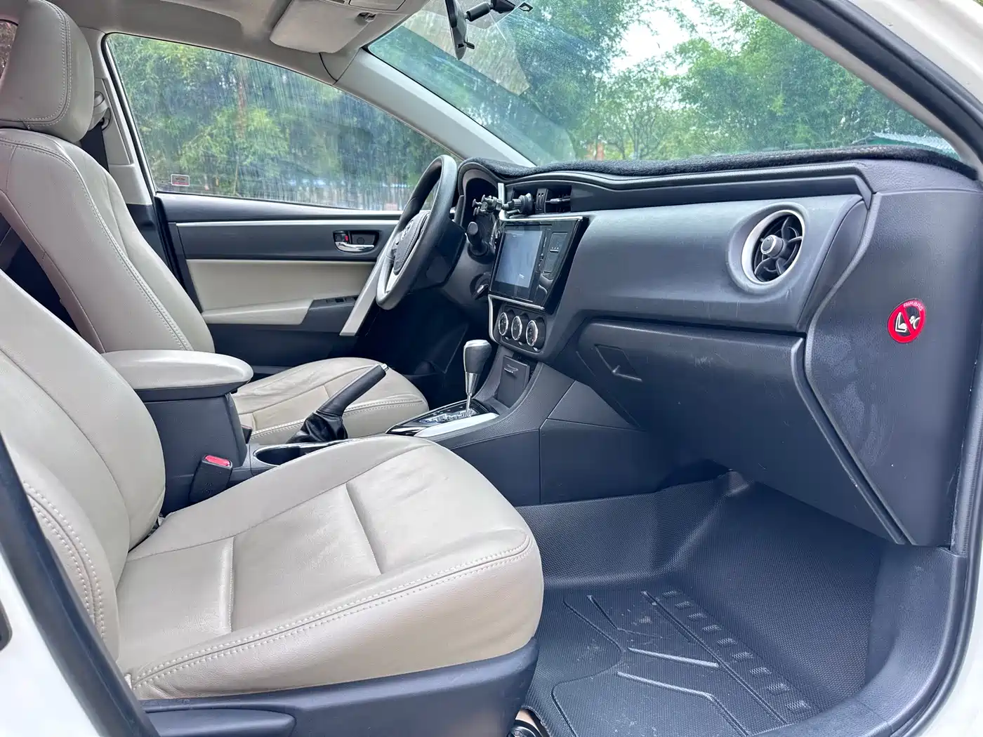 Toyota Corolla 2017 Facelift 1.2T S-CVT GL-i фото 11