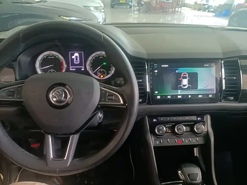 Škoda Kodiaq 2017 TSI330 7-seater 2WD Luxury Edition фото 10