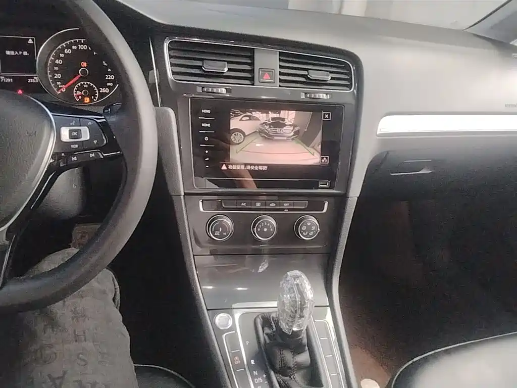 Volkswagen Golf 2020 Beloved Edition 280TSI DSG Comfort фото 13