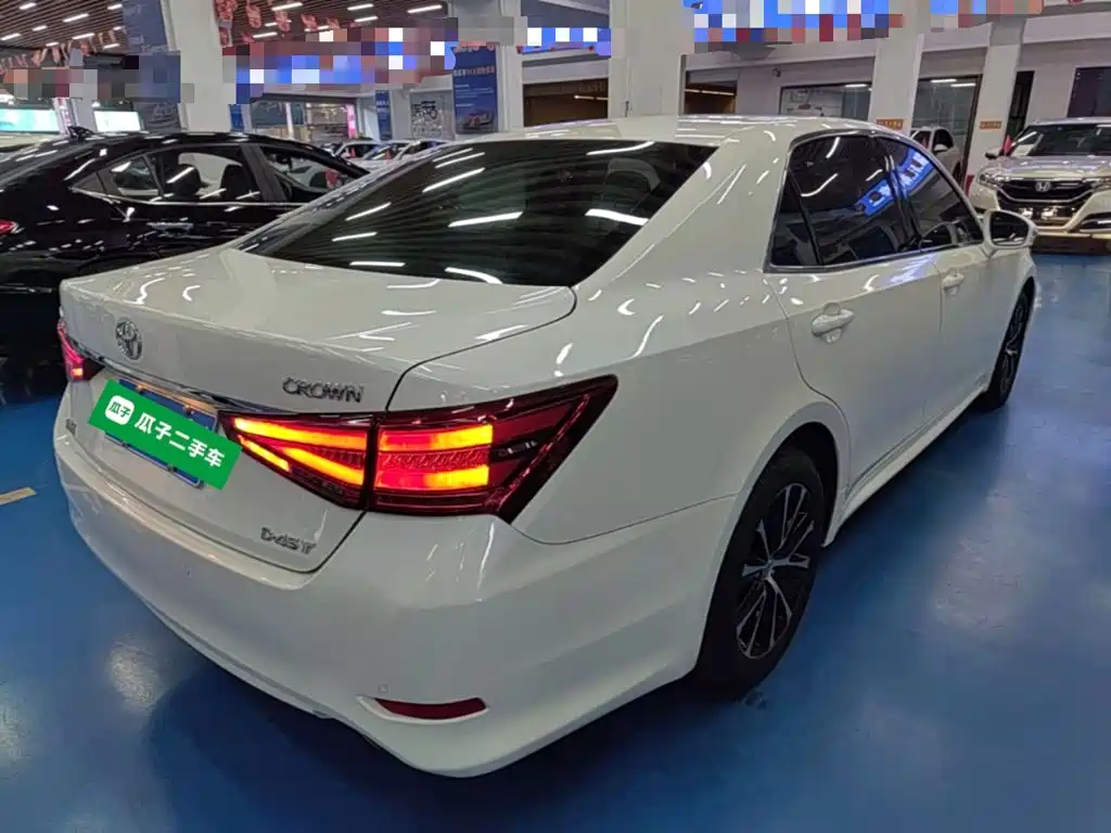 Toyota Crown 2019 2018 2.0T Fashion Edition