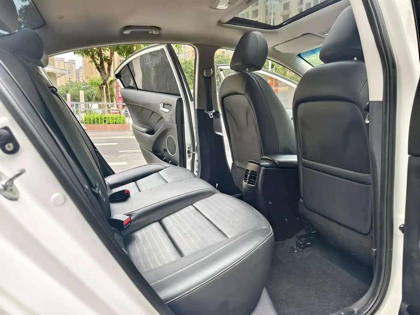 Kia K3 2017 1.6L Automatic 15th Anniversary Special GLS фото 14