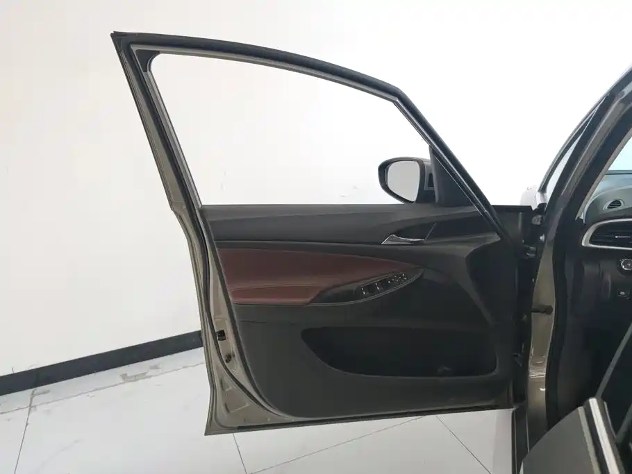 Buick GL6 2018 2018 18T 6-Seater Premium