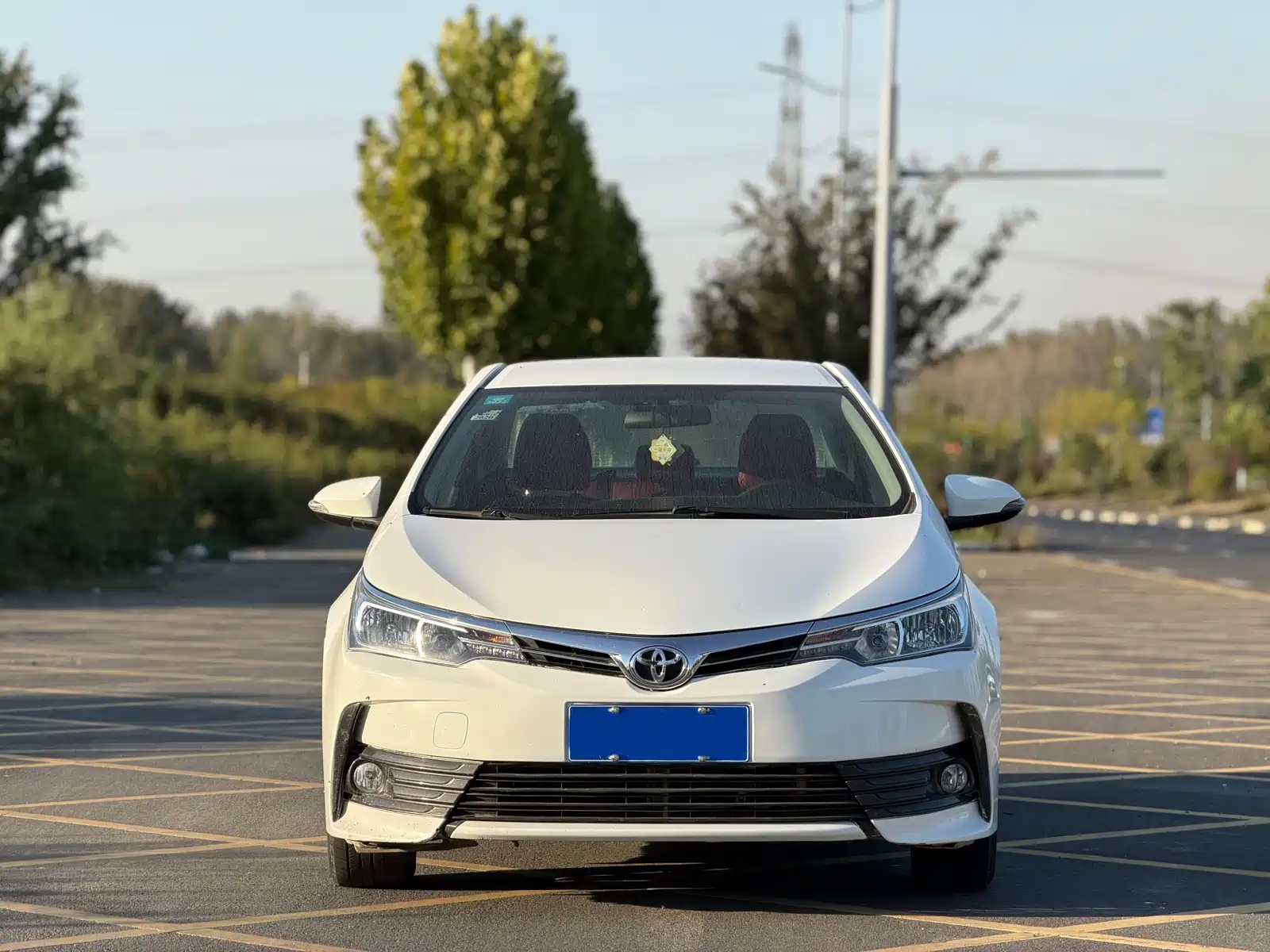 Photo 2 - Toyota Corolla