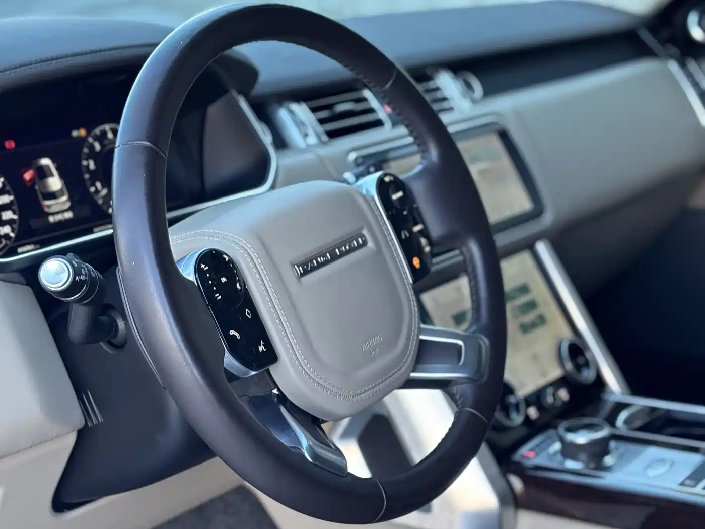 Land Rover Range Rover 2022 3.0 L6 400PS Heritage Extended Classic Edition фото 5