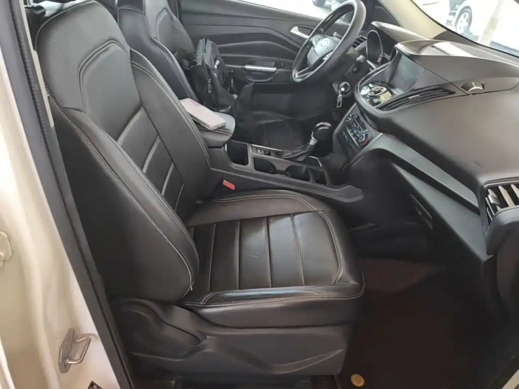Фото 25 - Ford Kuga
