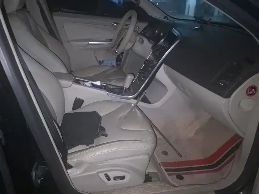 Photo 8 - Volvo XC60 (Import)