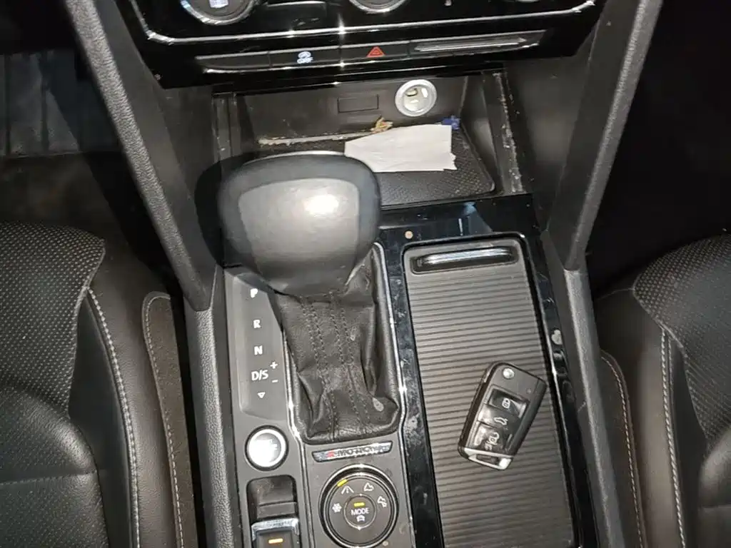 Volkswagen Teramont 2019 380TSI 4WD Luxury Edition China VI фото 14