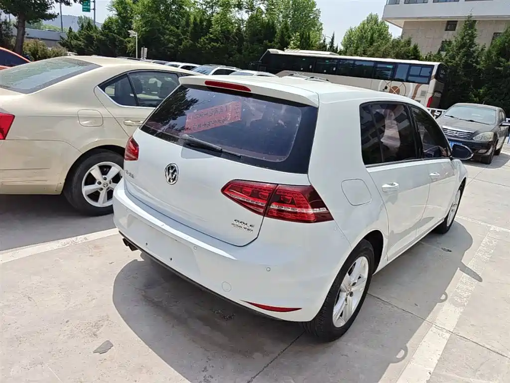 Volkswagen Golf 2017 230TSI Auto Comfort Millionth Anniversary Edition фото 7