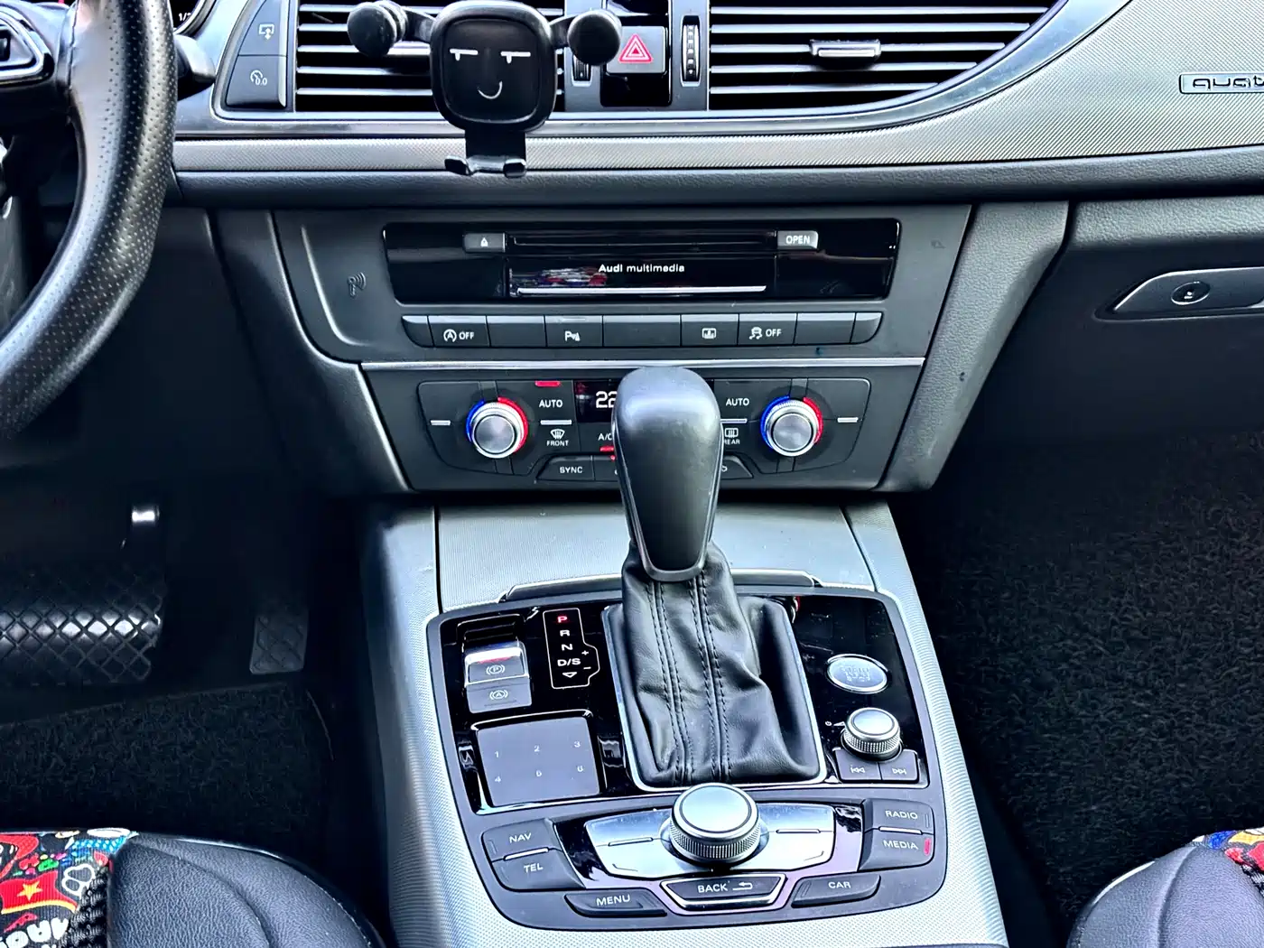 Audi A6L 2018 30th Anniversary 45 TFSI quattro Sport фото 15