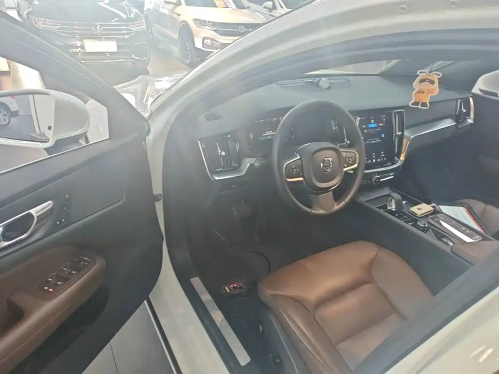 Volvo S60 2024 2024 B4 Elegance Luxury Edition