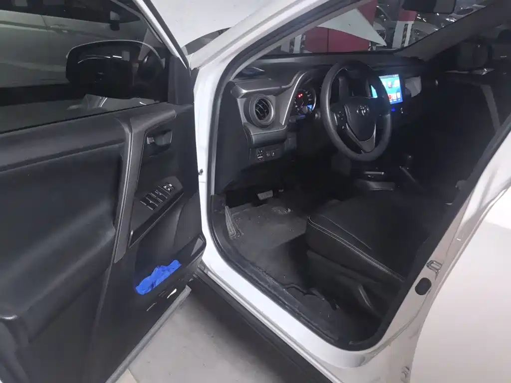 Photo 14 - Toyota RAV4 Rongfang
