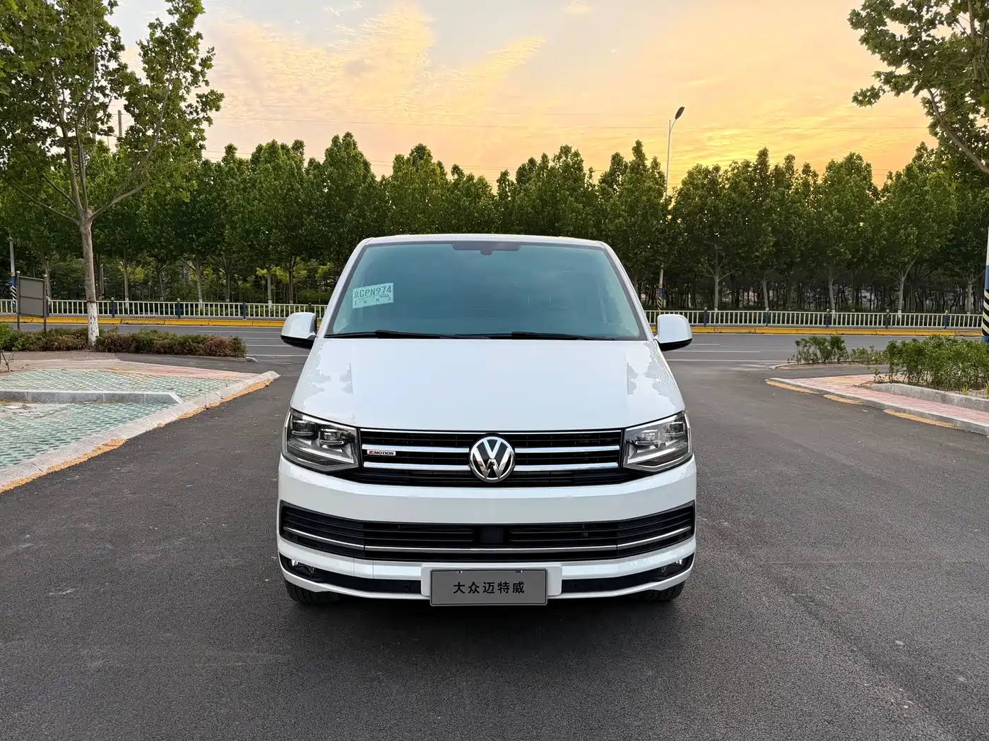 Volkswagen Multivan 2019 2.0TSI 4WD Premium 7-seater
