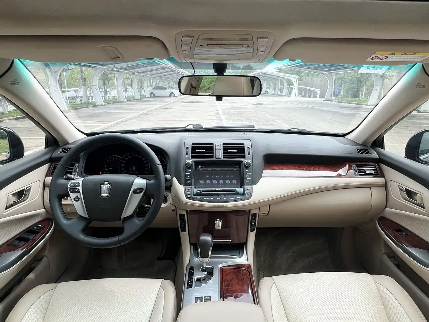 Toyota Crown 2012 2.5L Royal Navigation Edition фото 4
