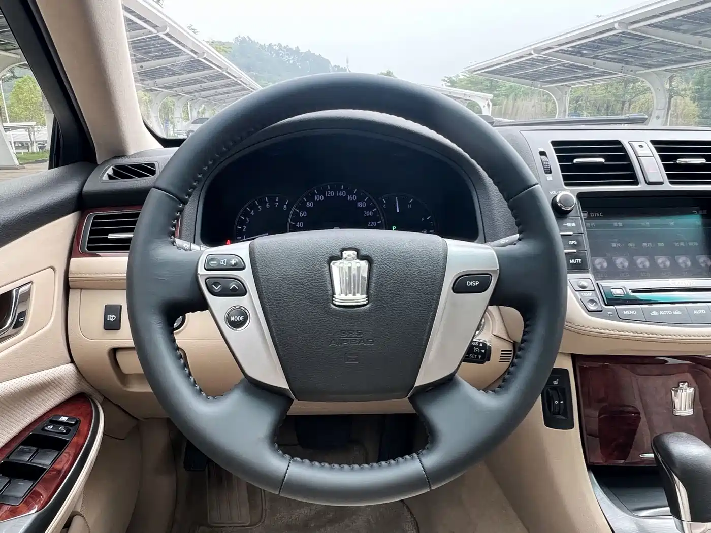 Toyota Crown 2012 2.5L Royal Navigation Edition фото 5