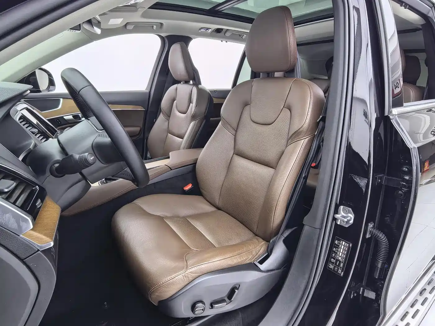 Фото 7 - Volvo XC90