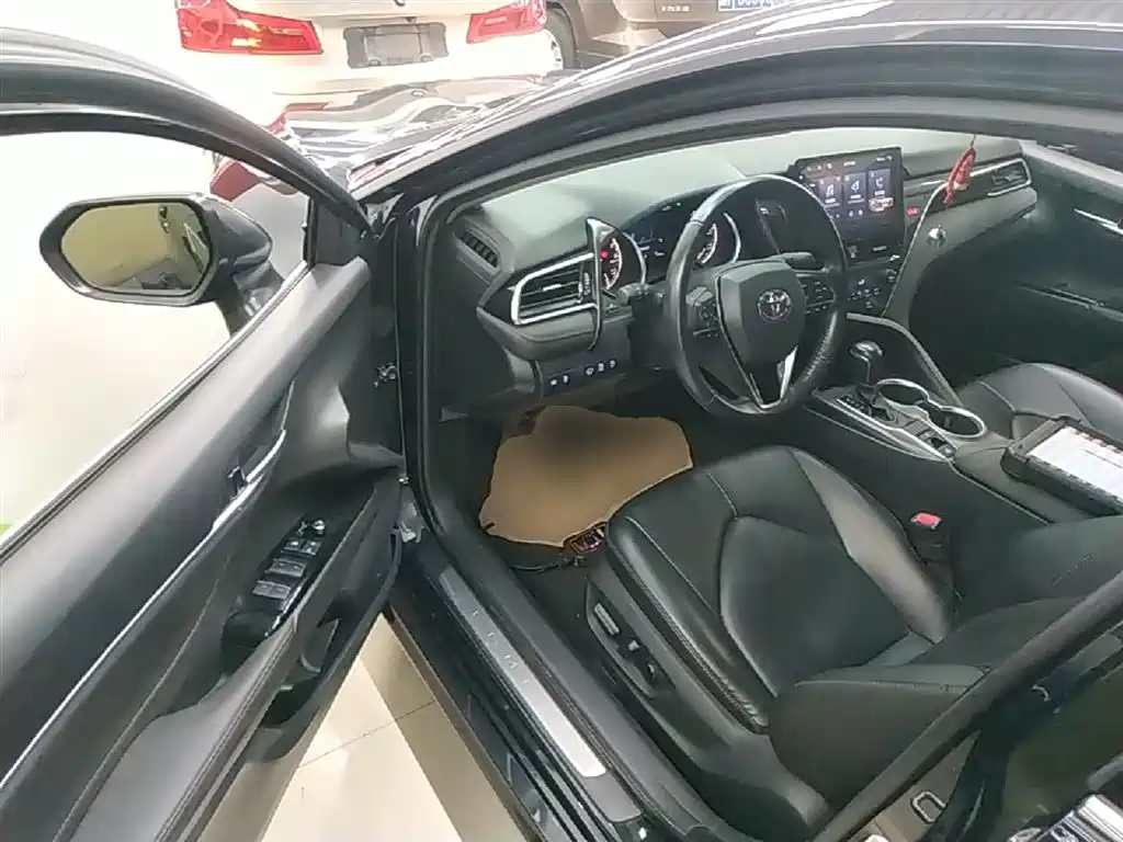 Toyota Camry 2021 2.0G Luxury Edition фото 16