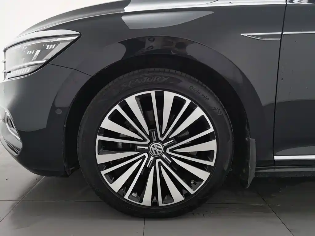 Photo 17 - Volkswagen Passat