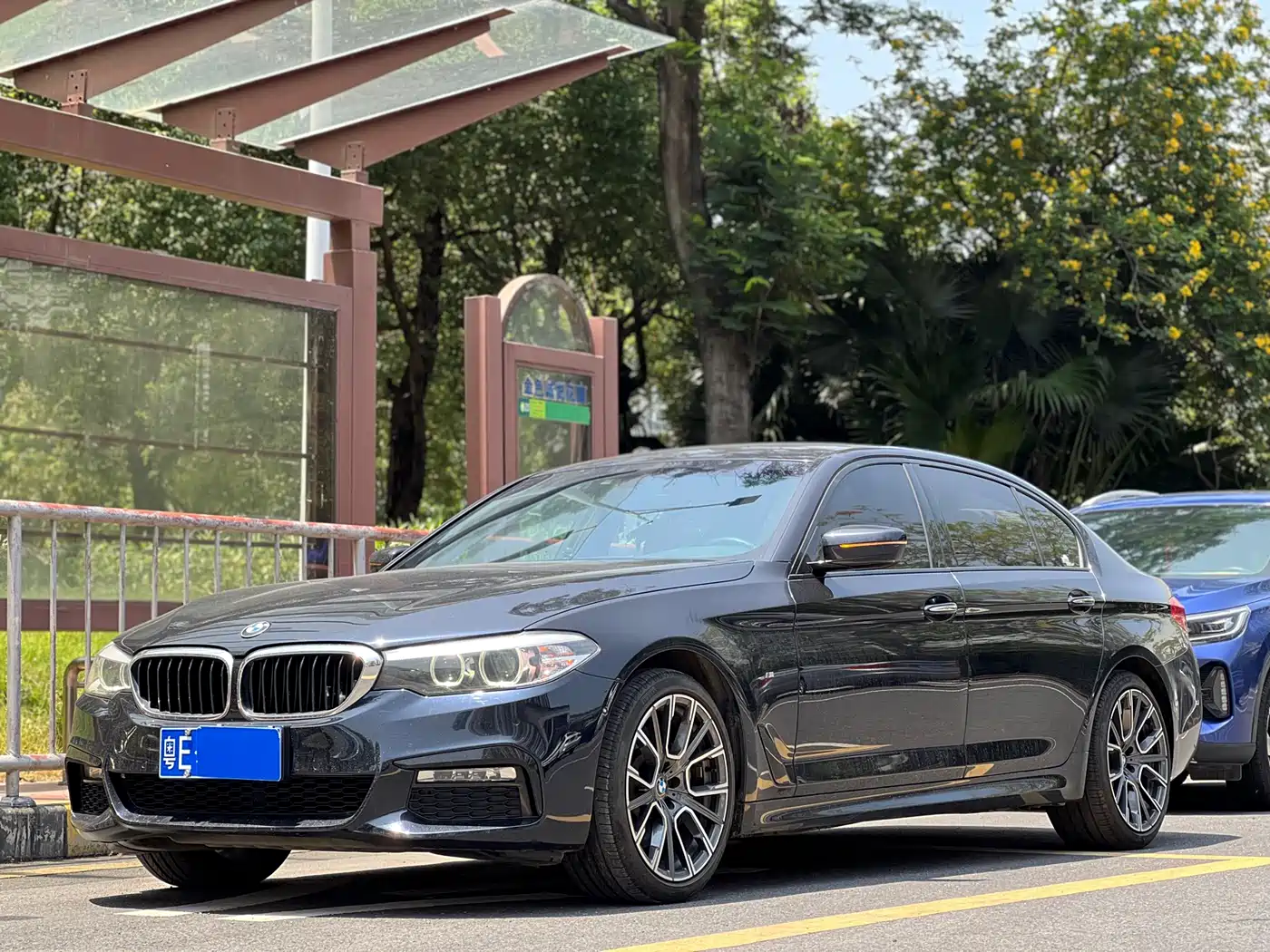 BMW 5 Series 2018 530Li Leading M Sport Package