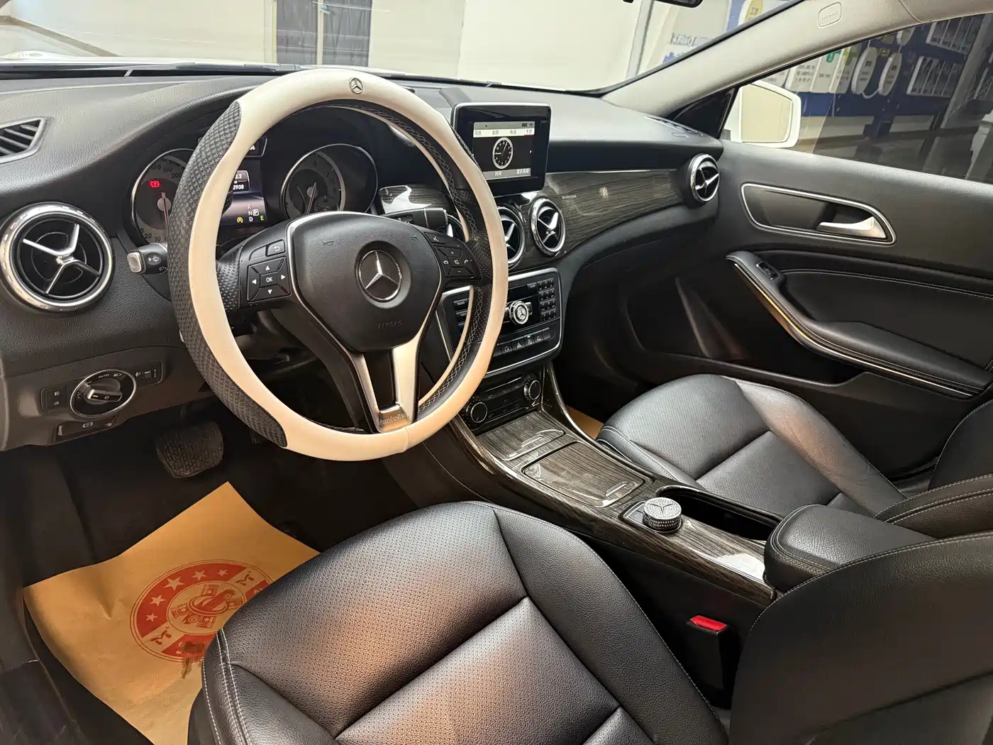 Mercedes-Benz GLA 2015 GLA 200 Dynamic фото 14