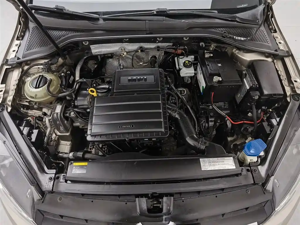 Volkswagen Golf 2015 1.6L Automatic Comfort фото 6