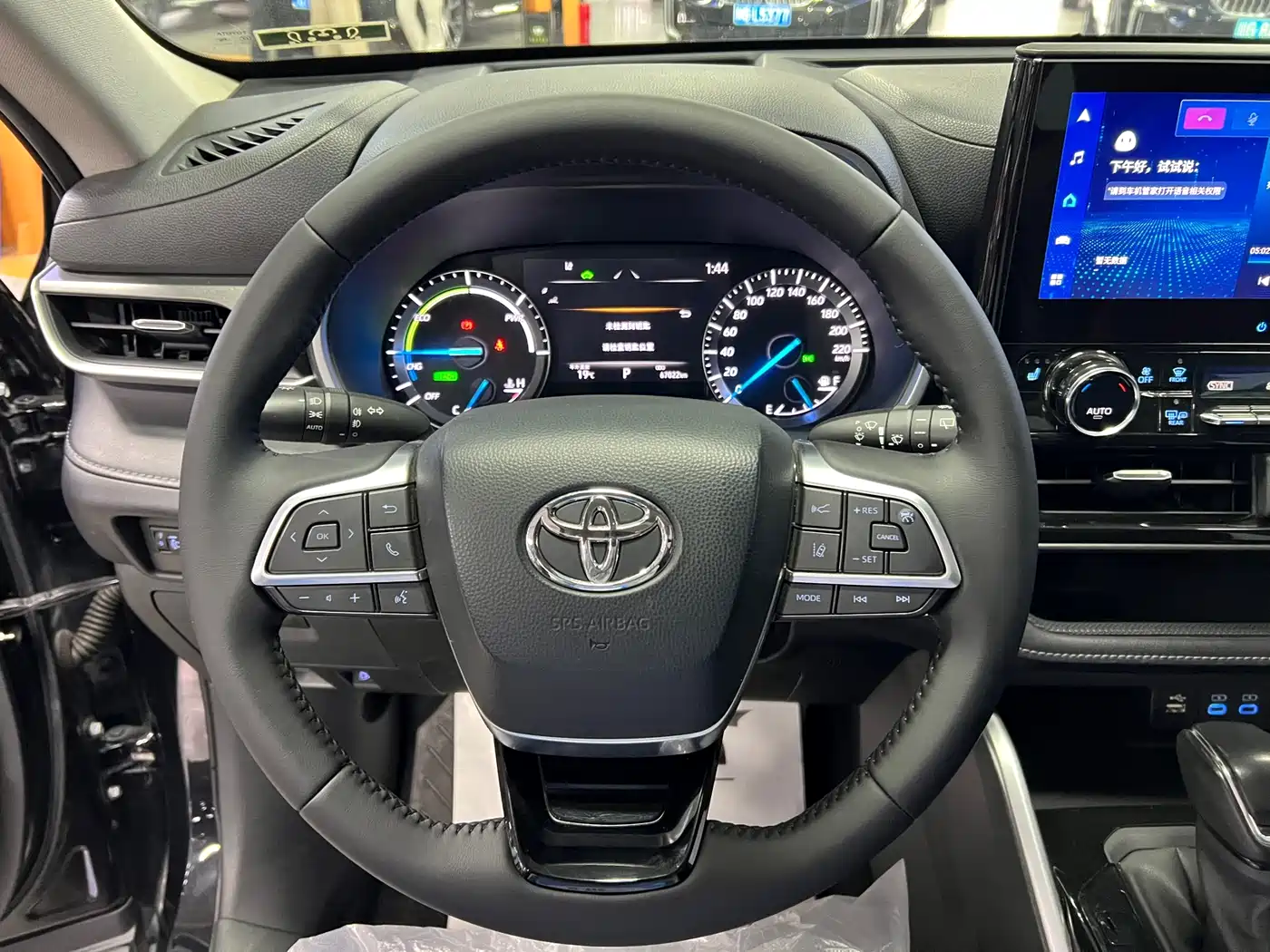 Toyota Highlander 2022 Model Dual Engine 2.5L 4WD Premium Edition 7-Seater фото 8