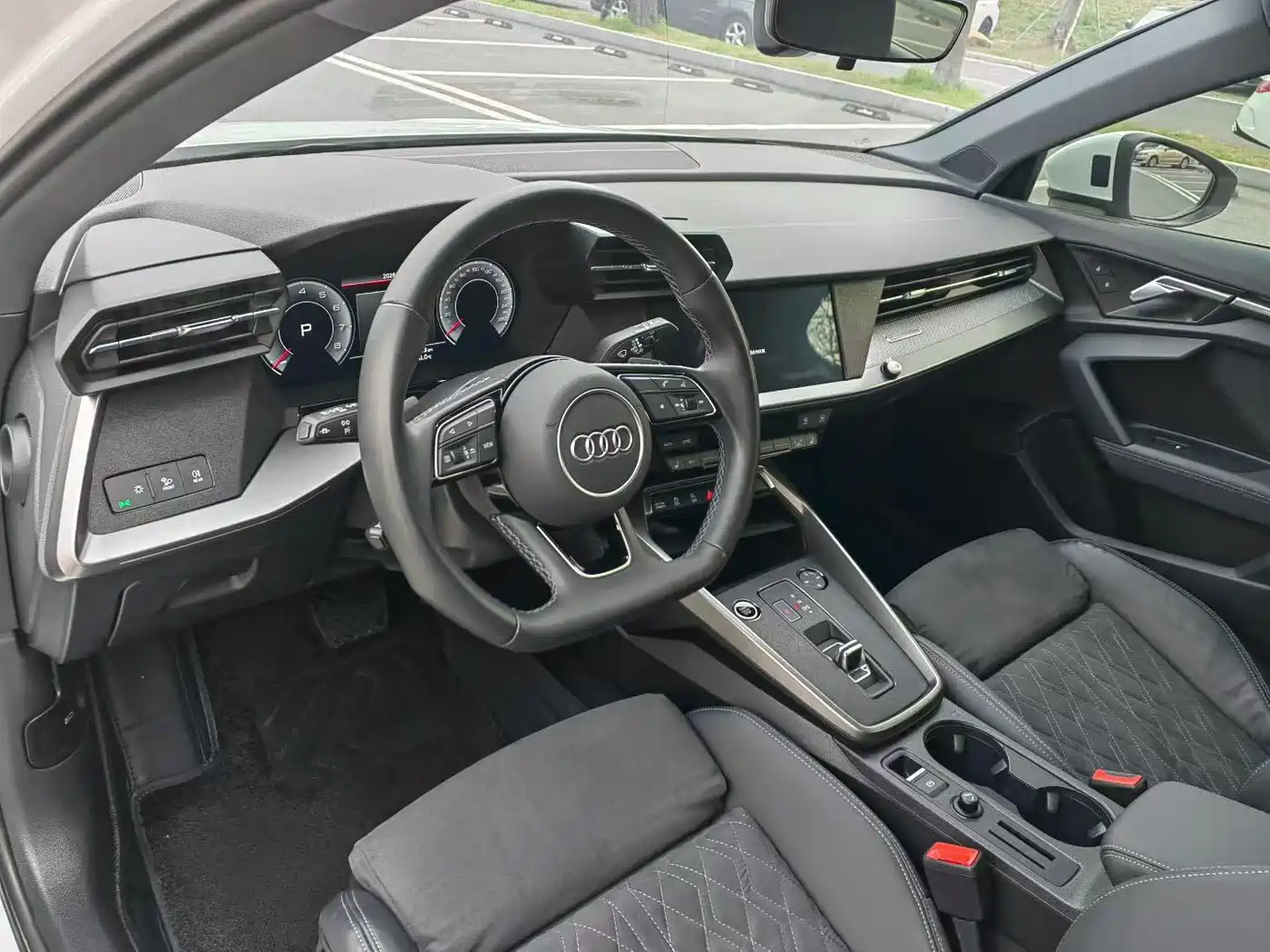 Audi A3 2022 Sportback 35 TFSI Luxury Sport фото 4