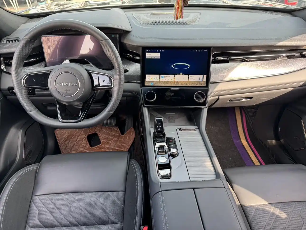 Lynk & Co 09 EM-P 2021 2.0T PHEV Ultra 6-seater фото 9