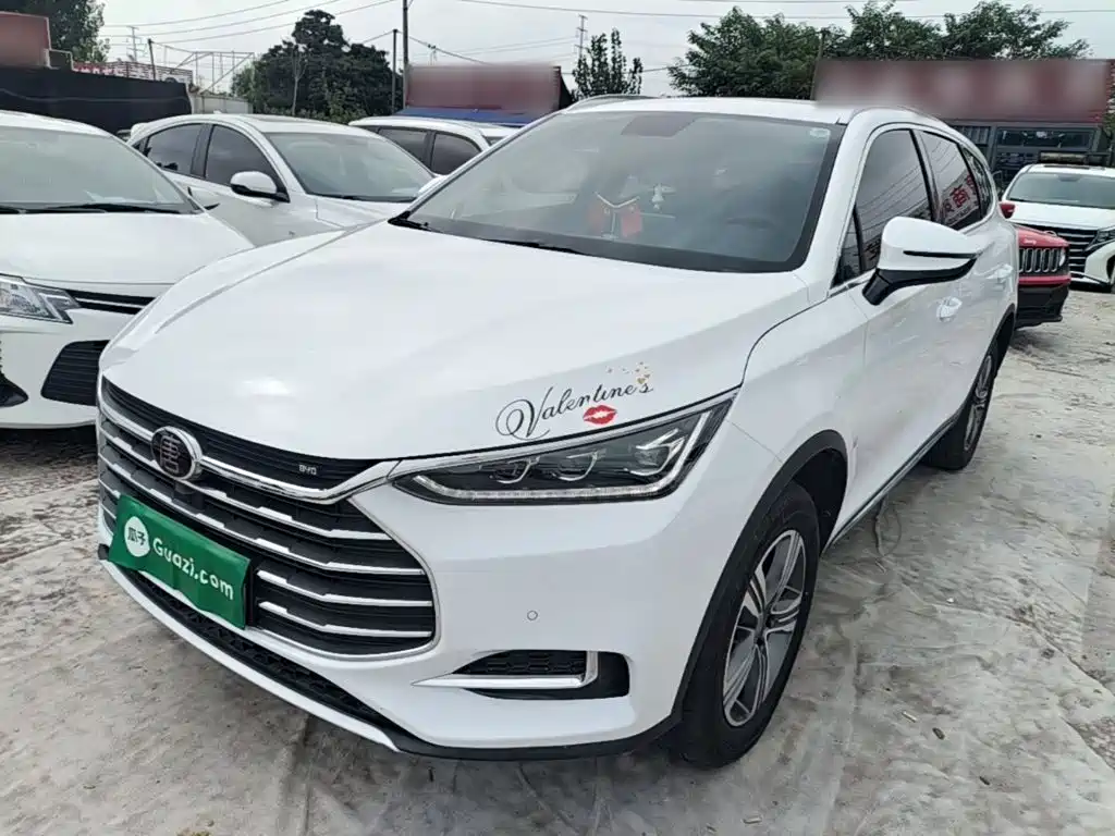 Фото 2 - BYD Tang
