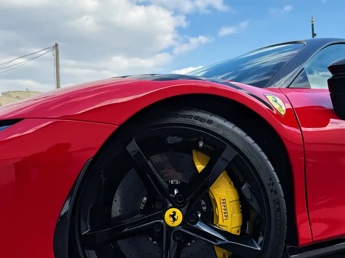 Ferrari SF90 2021 2020 3.9T V8 Stradale