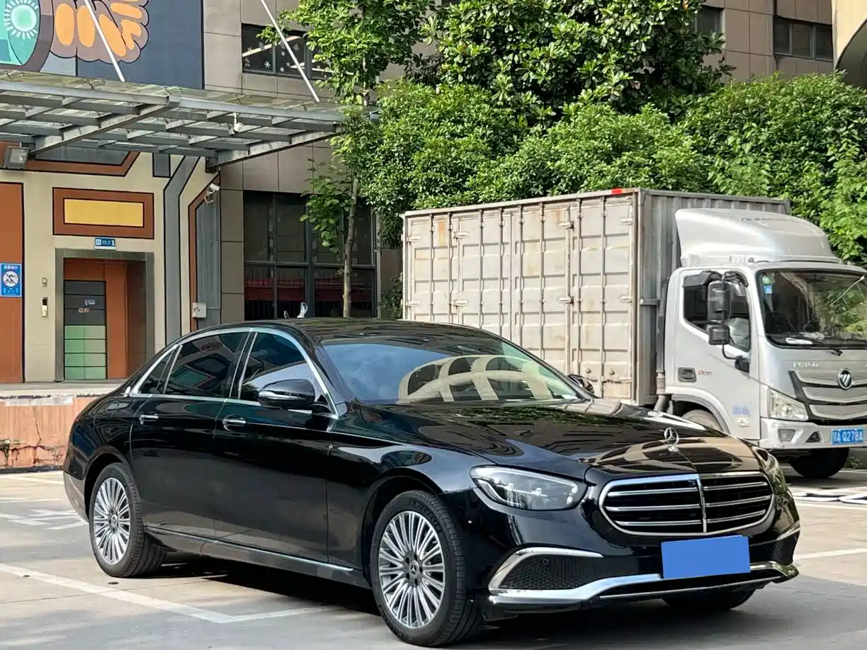MERCEDES-BENZ E-CLASS