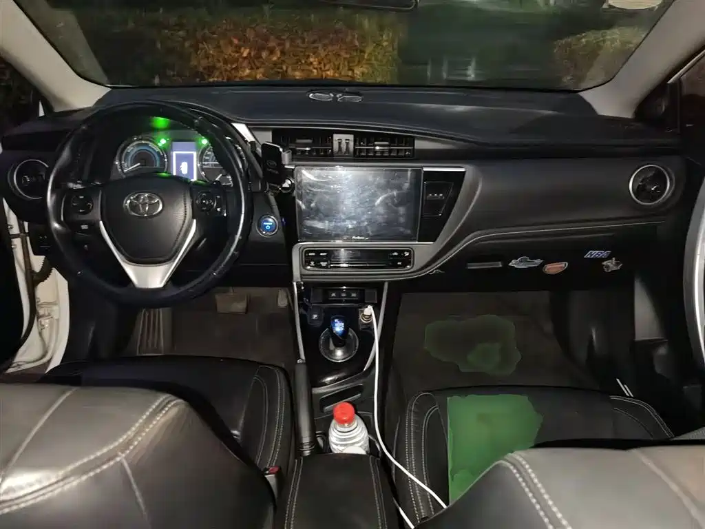 Toyota Corolla 2017 Facelift Hybrid 1.8L E-CVT Elite Edition фото 13