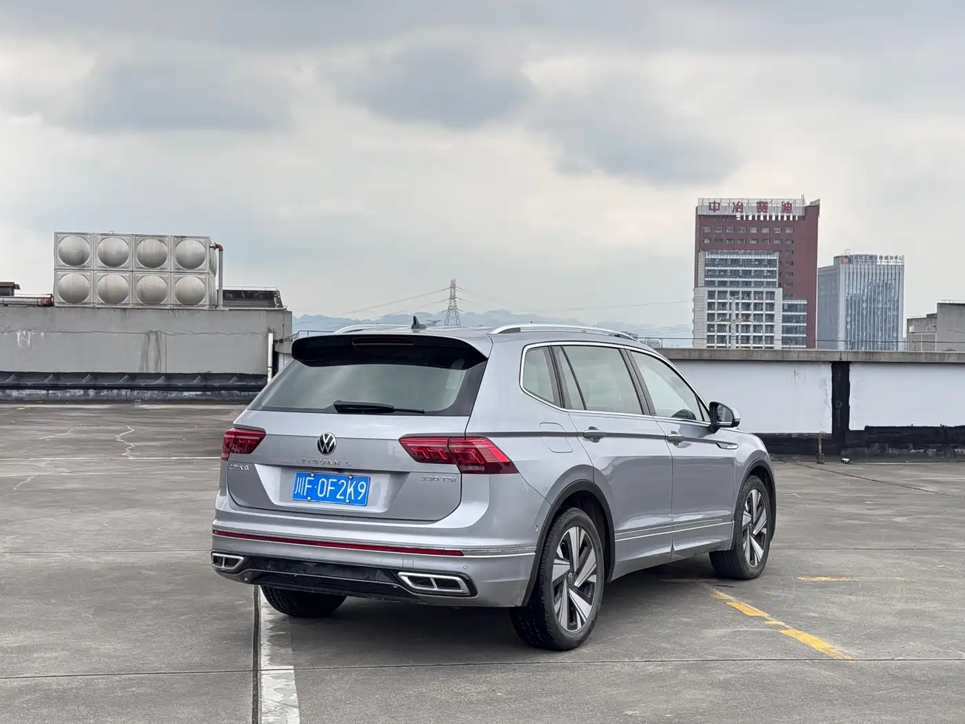 Volkswagen Tiguan L 2023 Facelift 330TSI Auto FWD R-Line Premium фото 4