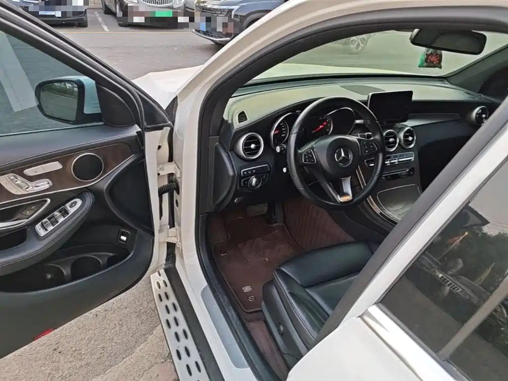 Mercedes-Benz GLC 2018 GLC 300 4MATIC Dynamic фото 16