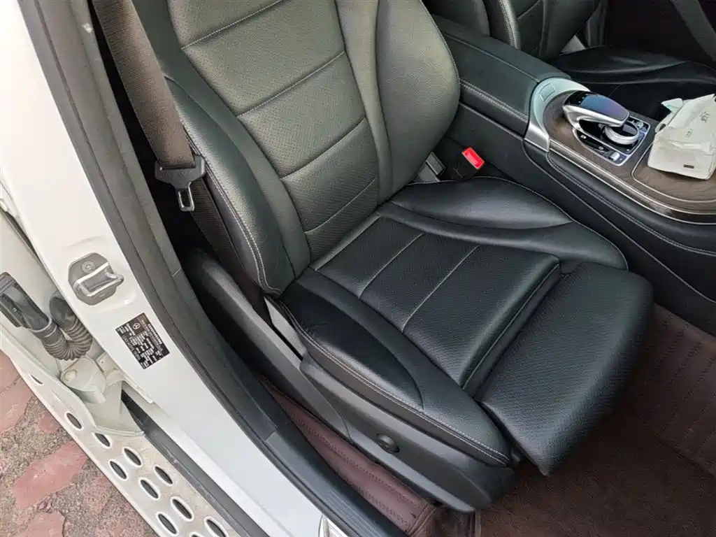 Mercedes-Benz GLC 2018 GLC 300 4MATIC Dynamic фото 25