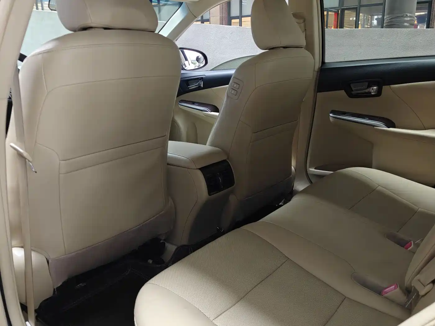 Фото 7 - Toyota Camry