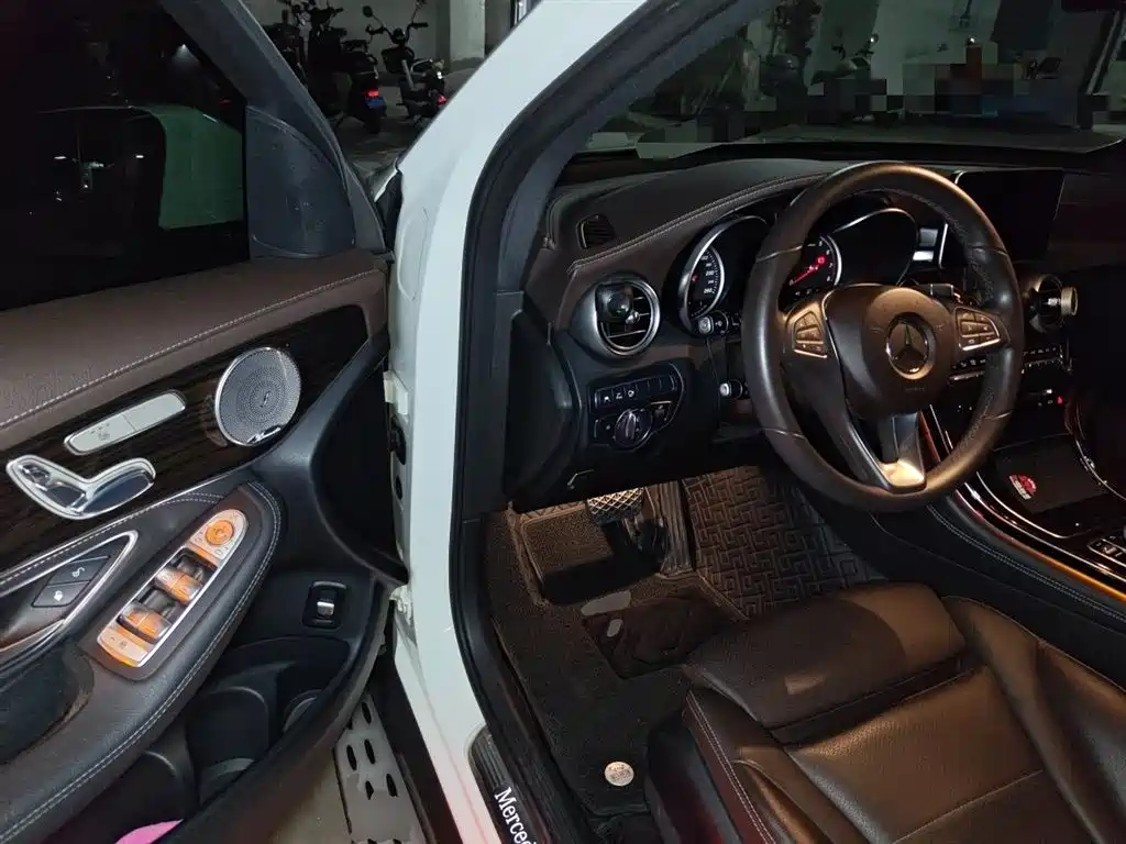 Mercedes-Benz GLC 2017 GLC 260 4MATIC Luxury фото 13