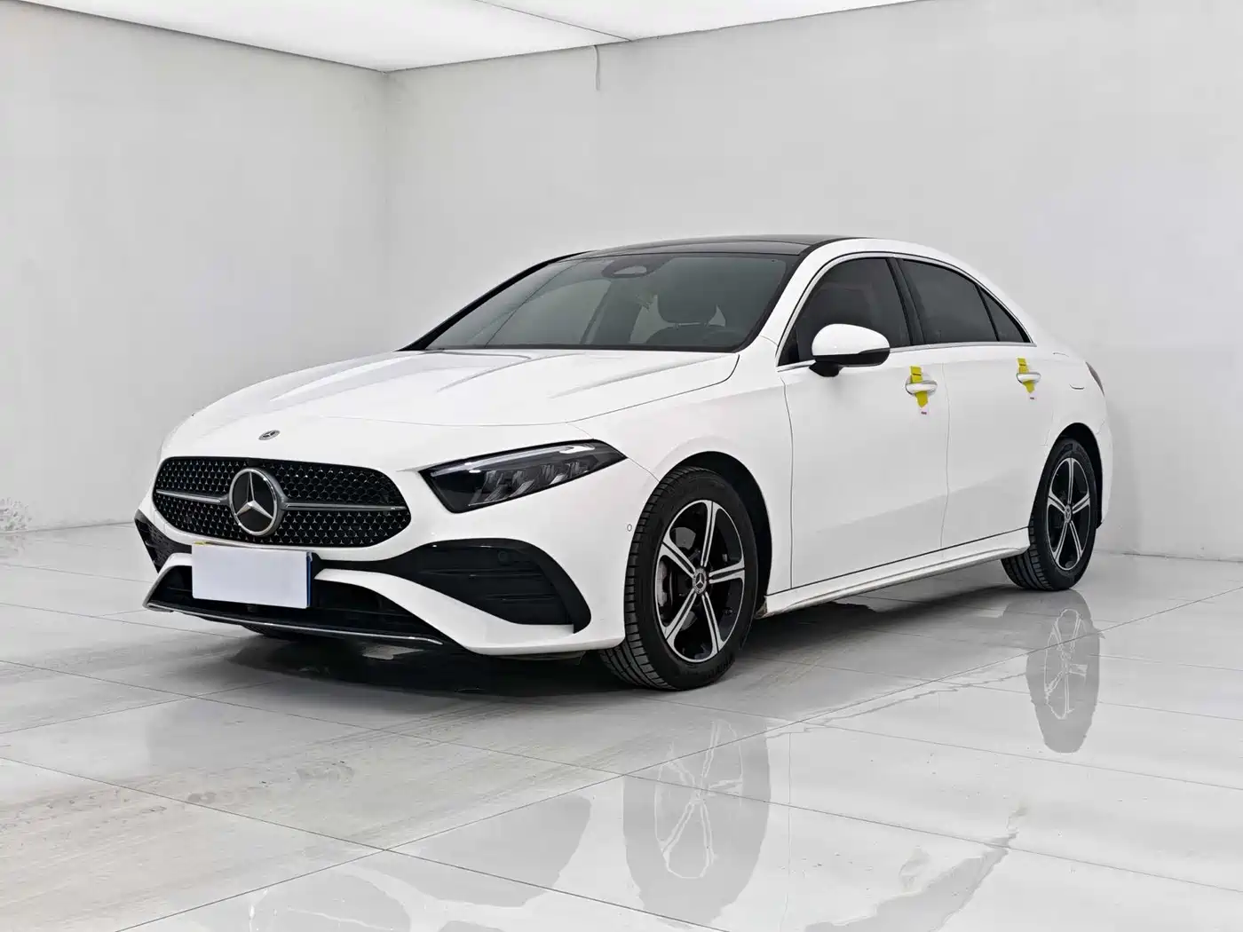 Mercedes-Benz A-Class 2023 A 200 L Fashion