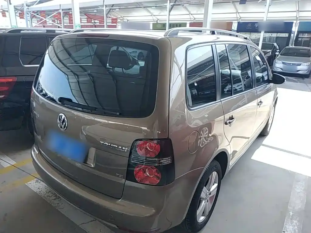 Volkswagen Touran 2016 2015 1.4T DSG Comfort Edition 5-seater