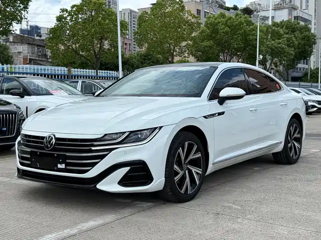 Volkswagen CC 330TSI, Яркий