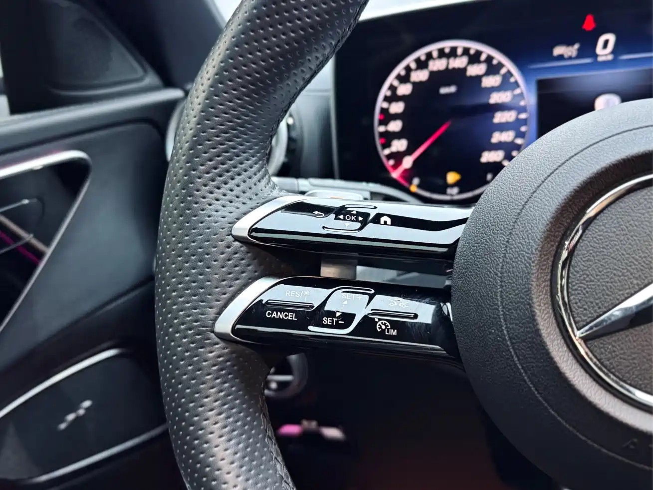 Mercedes-Benz C-Class 2023 C 260 L Sport фото 19