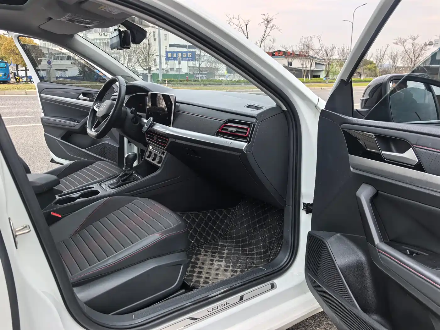 Volkswagen Lavida 2023 280TSI DSG Comfort Edition фото 9