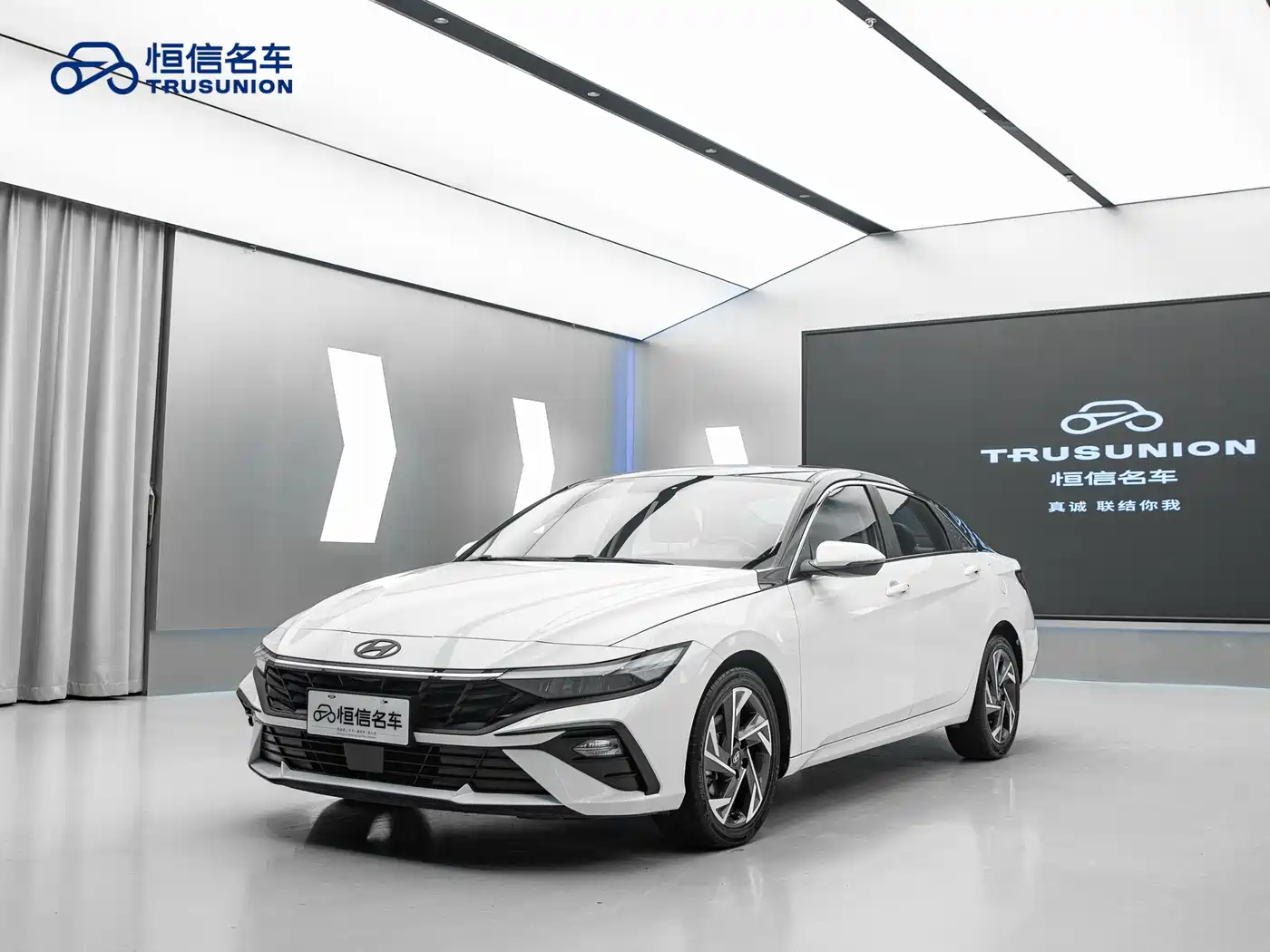 Hyundai Elantra 2023 1.5L CVT GLX Elite Edition фото 3