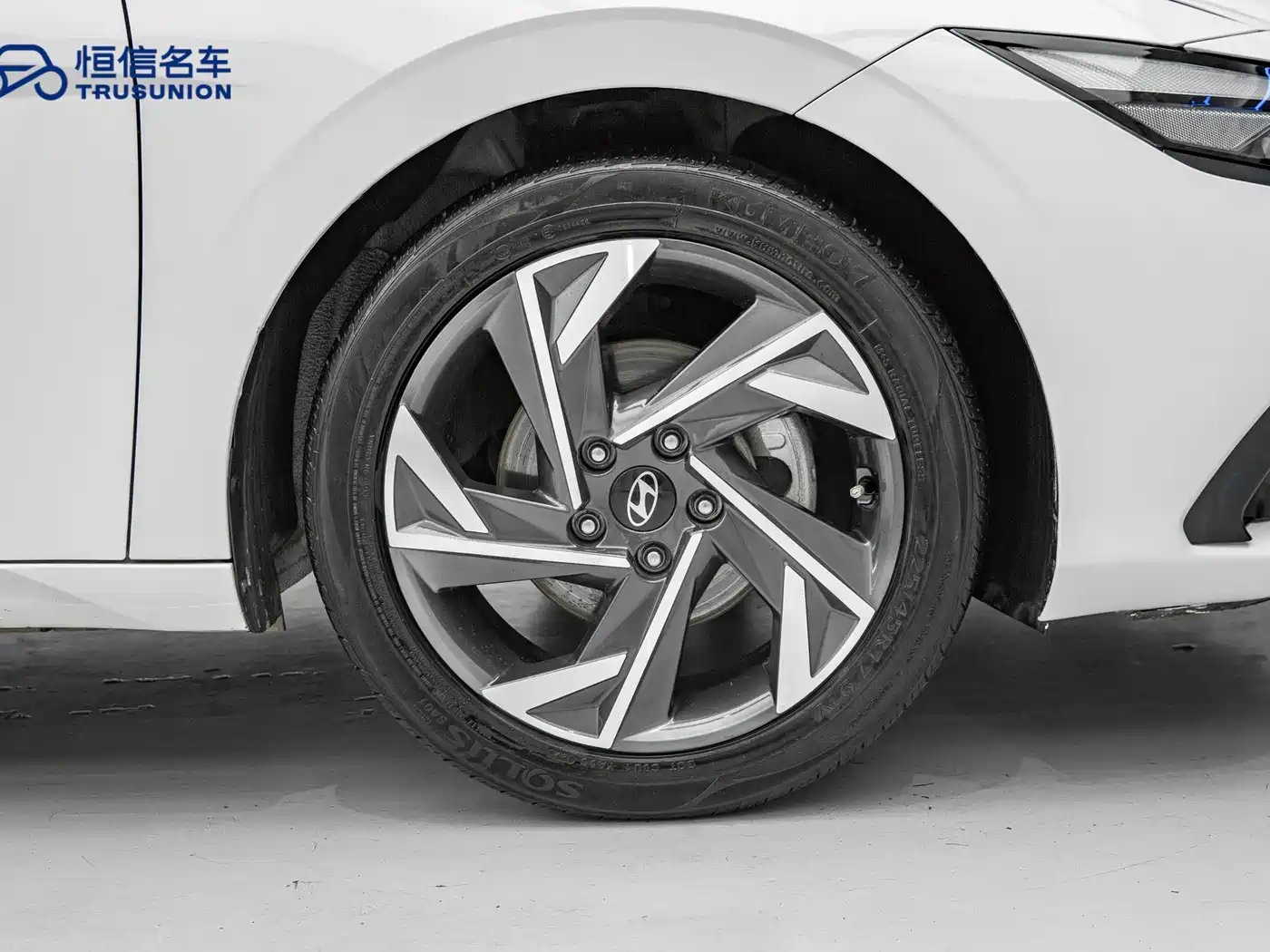 Hyundai Elantra 2023 1.5L CVT GLX Elite Edition фото 21